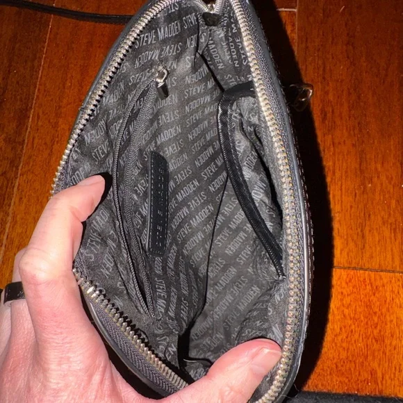 Steve Madden Black Crossbody Bag Silver Detail - Picture 4 of 4